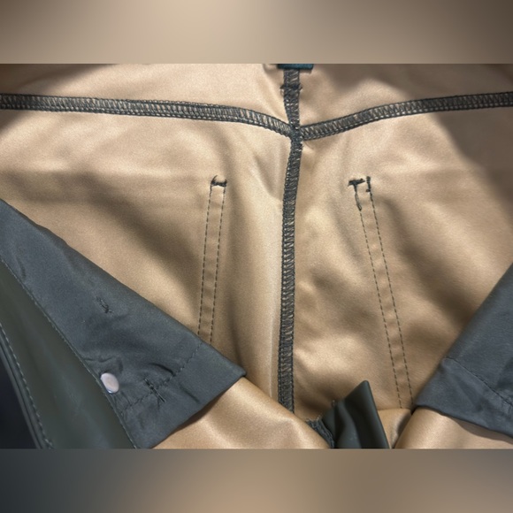 Women's Low Rise Faux Leather Flare Pants - Wild Fable, Olive Green Sz 6 Lined - Picture 5 of 7